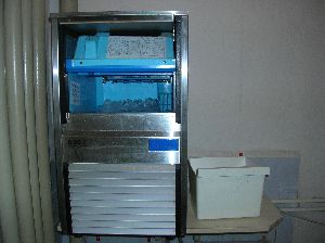 Ice maker